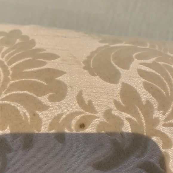 Accent pillow with feather insert - Picture 3 of 4